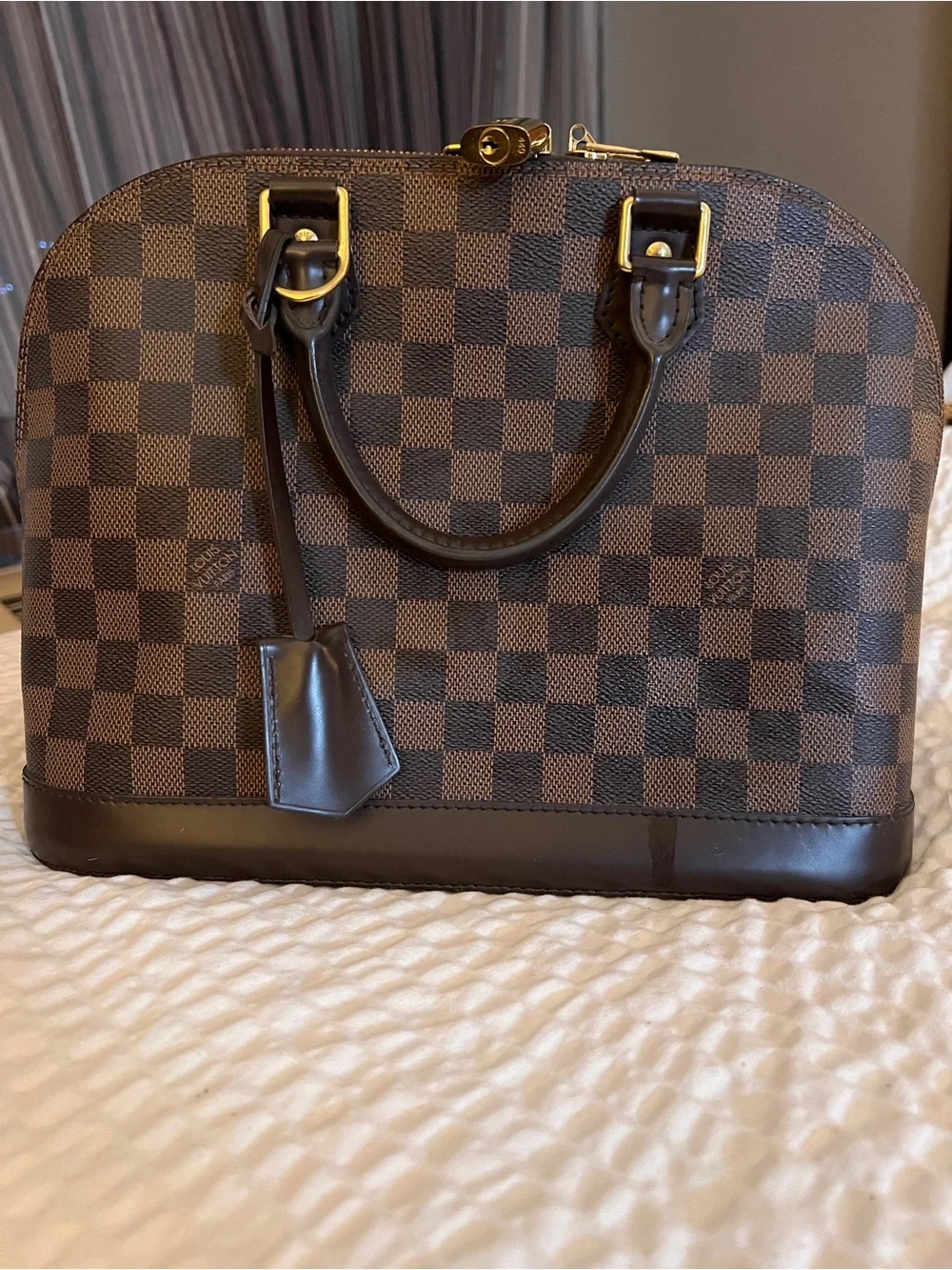 Authentic Louis Vuitton Damier Alma PM